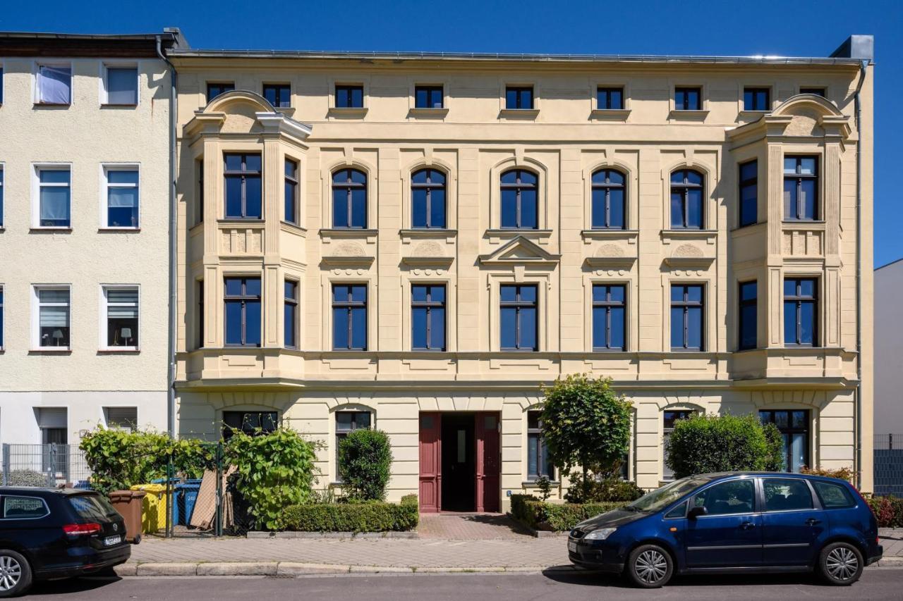 Helle Wohnung In Sudenburg Mit Balkon - Wlan, 4 Schlafplaetze Magdeburg Bagian luar foto