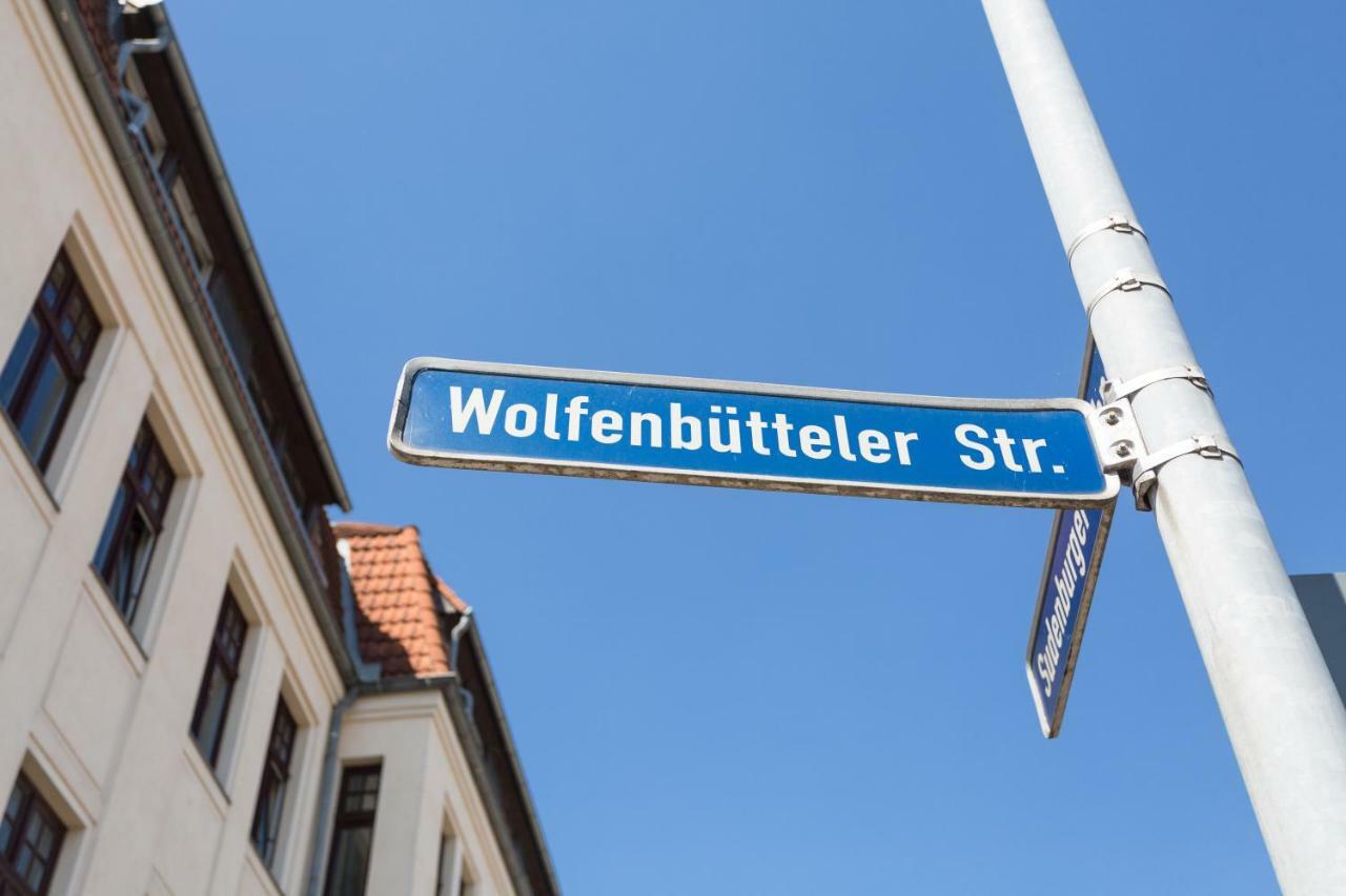 Helle Wohnung In Sudenburg Mit Balkon - Wlan, 4 Schlafplaetze Magdeburg Bagian luar foto